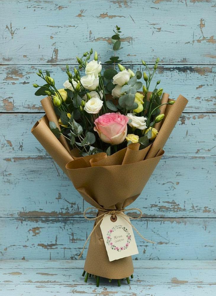 Букет цветов из: Розы и Лизиантусы в Глазуновке