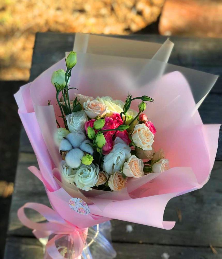 Букет цветов из: Розы и Лизиантусы в Глазуновке