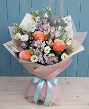 Букет цветов из:  Лизиантусы, Розы, Альстромерии и Гипсофила в Глазуновке