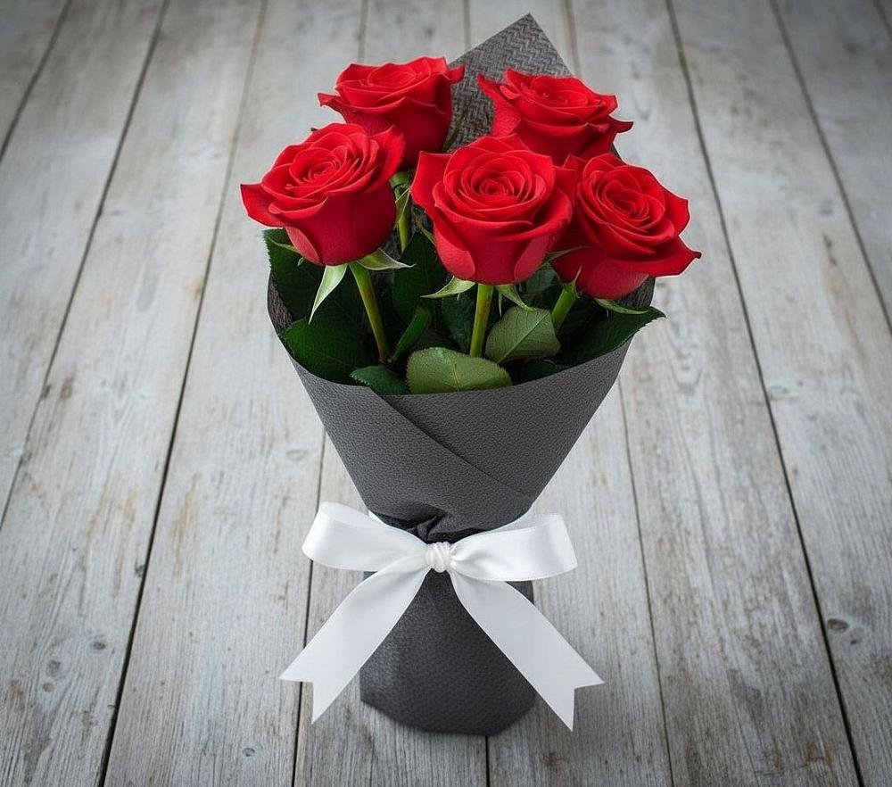 Букет 5 Красных роз Эдлесс Лав в Глазуновке