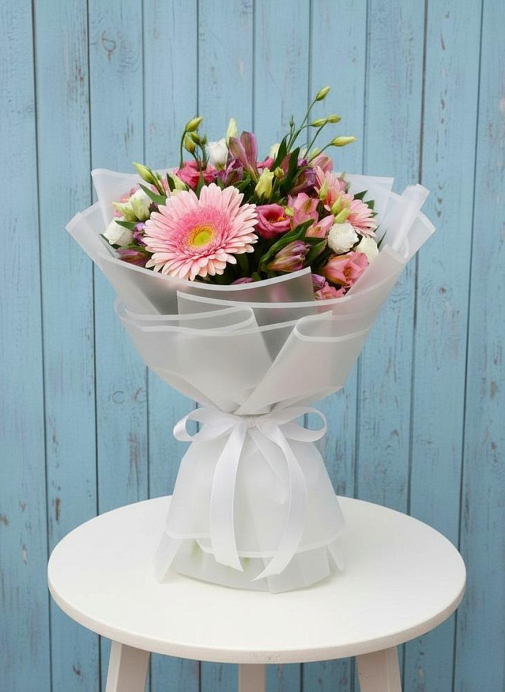 Букет цветов из: Герберы, Альстромерии и Лизиантусы в Глазуновке