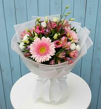 Букет цветов из:  Герберы, Альстромерии и Лизиантусы в Глазуновке