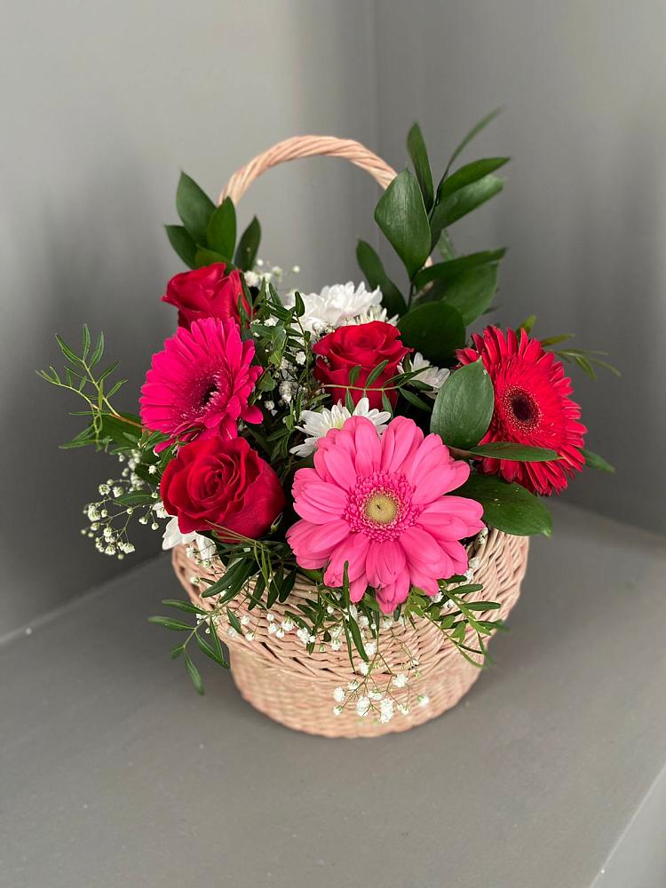 Цветочная композиция из Розы, Хризантемы и Герберы в корзине в Глазуновке