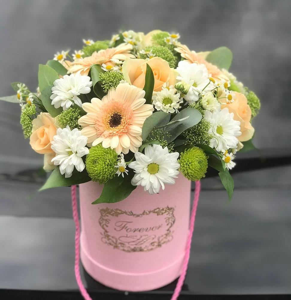 Цветочная композиция из Розы, Герберы и Хризантемы в шляпной коробке в Глазуновке